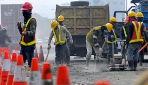 perbaikan jalan jalur mudik lebaran