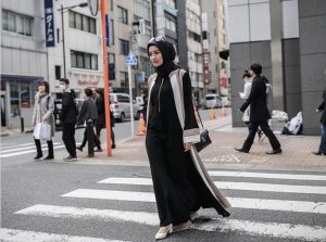 gamis hitam