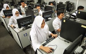 siswi cantik Latihan Soal UNBK Smk 2018 Produktif Teknik Komputer dan Jaringan