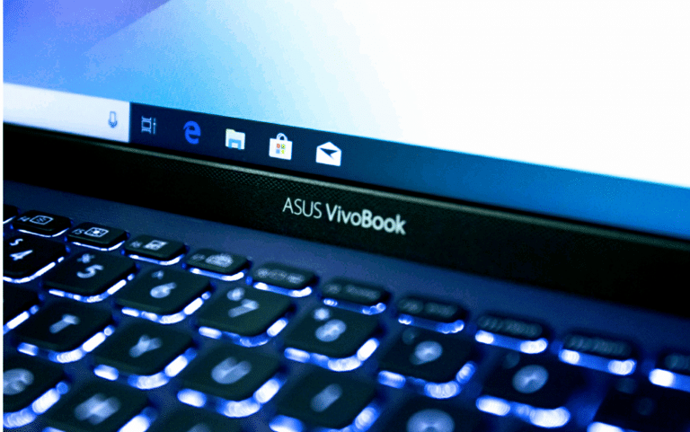 Backlit Led pada ASUS Vivobook A412DA membantu pengguna tetap produktif dalam suasana cahaya minim