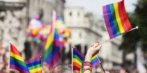 lelaki gagah melambai lgbt-adalah-dilema-yang-harus-dipecahka-d5c5c1