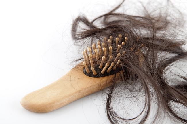 penyebab rambut-rontok dan cara mengatasi kerontokan rambut