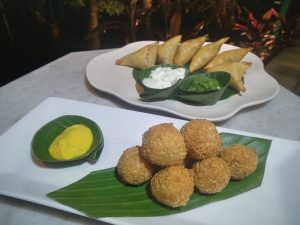 beef bitterballen mutton samosa gajah wong restaurant