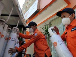 bantuan ppkm darurat ambulans dan tabung oksigen rumah zakat