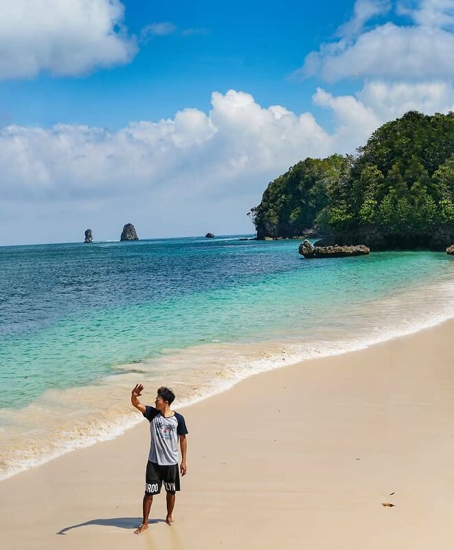 Wisata Malang - Pantai Tiga Warna