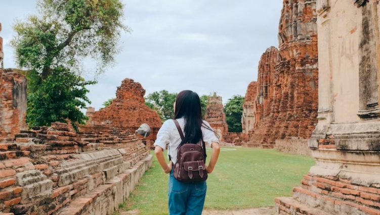 tips solo traveling