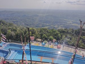 berenang di perbukitan litto jogja