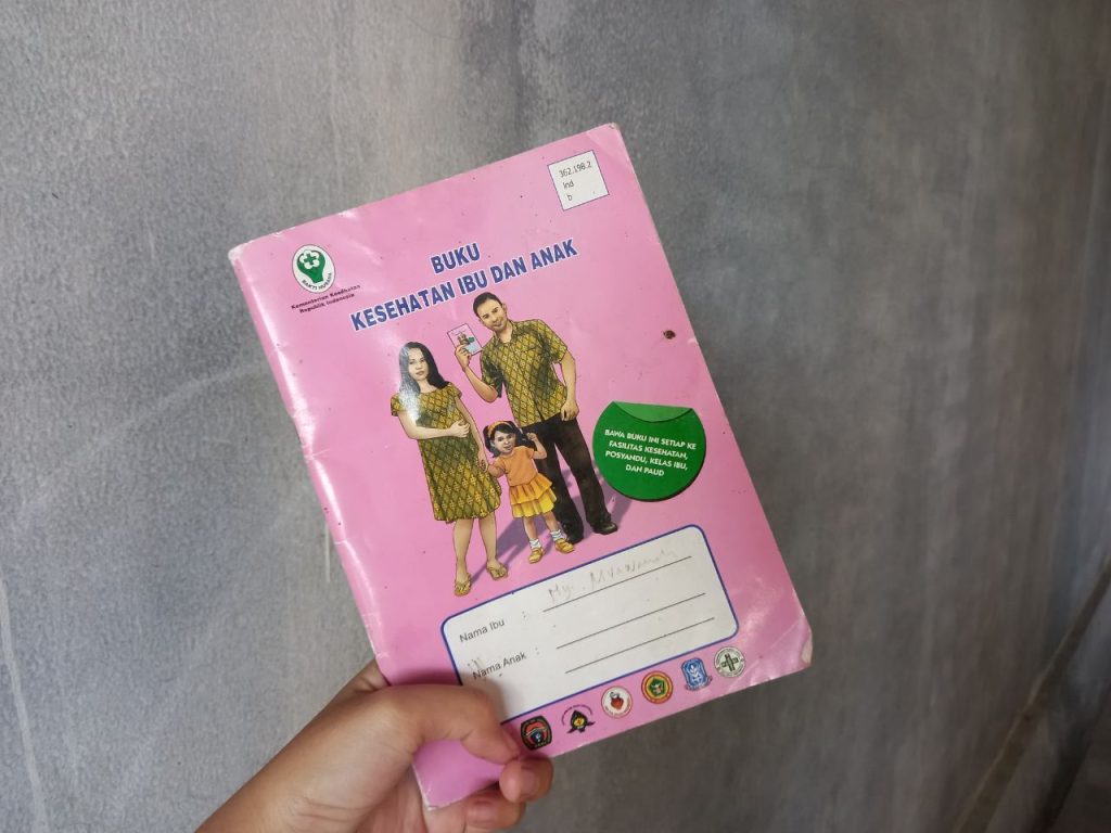 Buku KIA kesehatan ibu dan anak