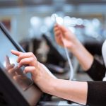 Pencatatan Manual? Saatnya Beralih ke Aplikasi Kasir Digital aplikasi kasir bisnis