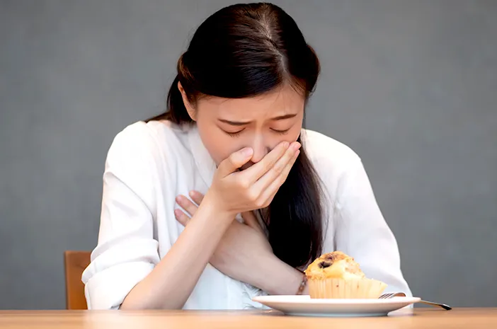 pertolongan pertama keracunan makanan