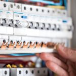 Electrical Distribution Panel Board: Pusat Kendali Distribusi Listrik Electrical Distribution Panel Board