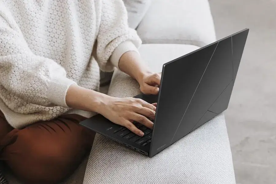 7 Kelebihan Zenbook 14 OLED untuk Kreator dan Profesional Muda 4 ASUS Zenbook 14 OLED UM3406KA