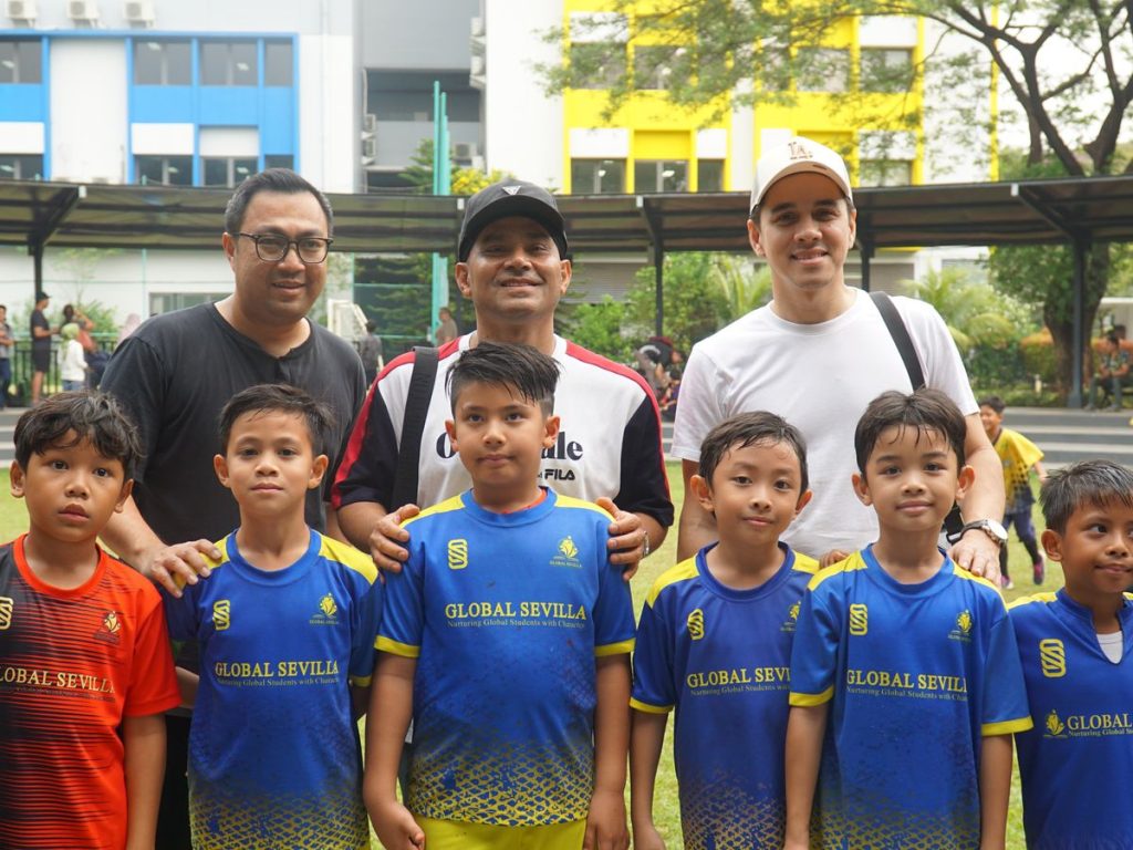 Kesiapan Akademik dan Mental Anak Memasuki Jenjang Global 2 Kesiapan Akademik dan Mental Anak Memasuki Jenjang Global