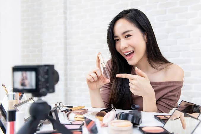 5 Kesalahan Beauty Influencer saat Review Skincare Aktif Tinggi yang Bikin Followers Salah Paham